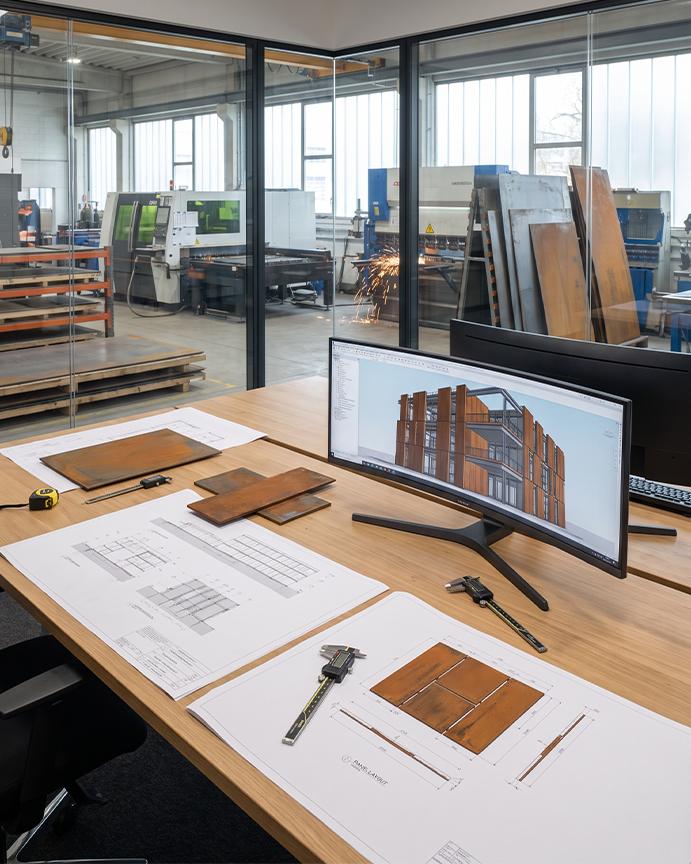 Bureau d’études acier Corten avec plans techniques et modèle BIM